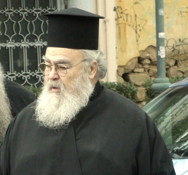 Μητροπολίτης Δωδώνης για νέες ταυτότητες: «Μυαλό μας έδωσε ο Θεός, διαλέξτε και πάρτε»