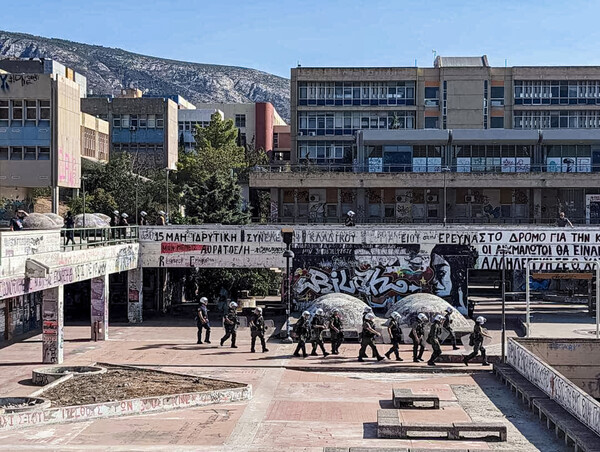 Πολυτεχνειούπολη: Τραυματίστηκε φοιτήτρια από μηχανή της ΔΕΛΤΑ, καταγγέλλει ο σύλλογος Διοικητικού Προσωπικού του ΕΜΠ