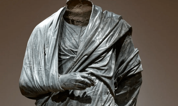 Κλίβελαντ: Κατασχέθηκε άγαλμα του Μάρκου Αυρηλίου από μουσείο- Έρευνα για κλεμμένες αρχαιότητες