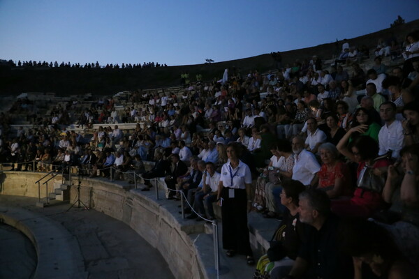 Το αρχαίο θέατρο της Λάρισας άνοιξε για το κοινό μετά από 22 και πλέον αιώνες