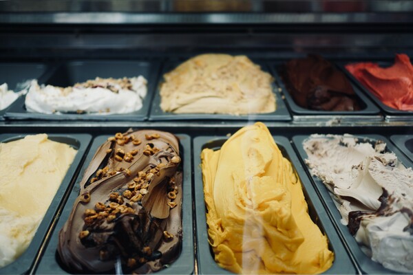 Πόσες γεύσεις παγωτού επιτρέπεται να ζητήσεις να δοκιμάσεις πριν αγοράσεις;