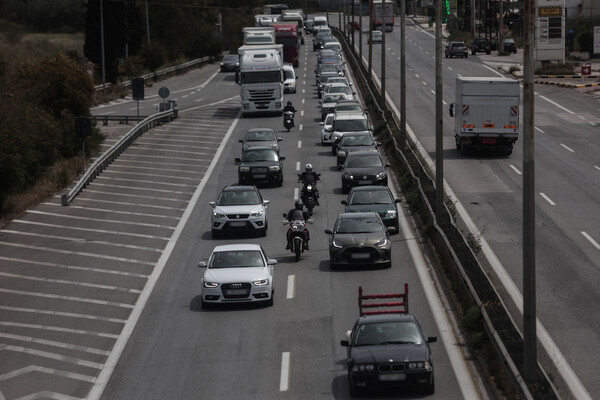 Κυκλοφοριακά προβλήματα αυτή την ώρα σε Αθηνών – Λαμίας λόγω τροχαίου