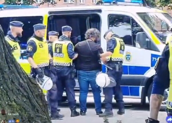 Σουηδία: Τουλάχιστον 10 συλλήψεις σε βίαιες ταραχές μετά το κάψιμο του Κορανίου