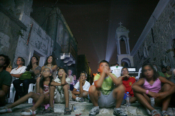 Αξάνεμος: Ένα μυστικό φεστιβάλ για τη Χίο που γκρεμίζεται και για τους ανθρώπους που την αγάπησαν 