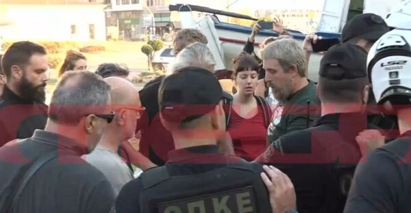 Κακοκαιρία Daniel: Ένταση έξω από το δημαρχείο Βόλου 