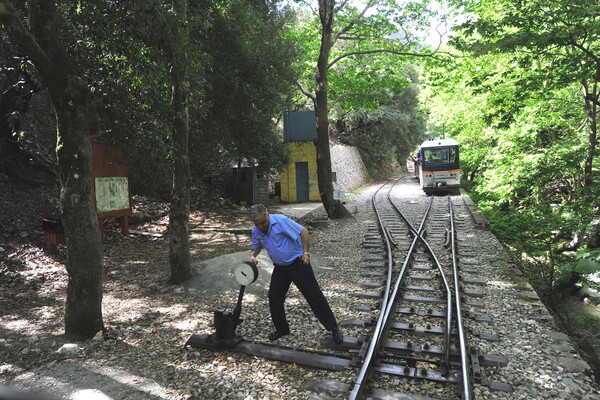 Επανεκκινούν τα δρομολόγια του Οδοντωτού