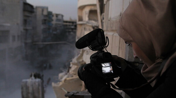 "Για την Σάμα". Η ζωή μιας νεαρής Σύριας στο Χαλέπι κάτω από τις βόμβες.