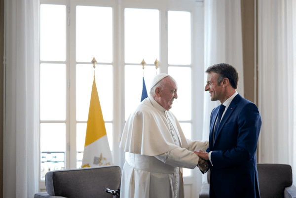 Πάπας Φραγκίσκος από τη Μασσαλία: Οι μετανάστες «δεν εισβάλλουν»
