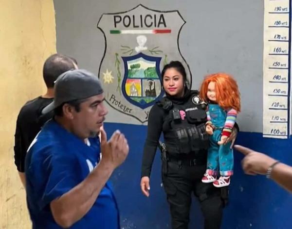 Mexican police cuff crooked 'demon doll' Chucky