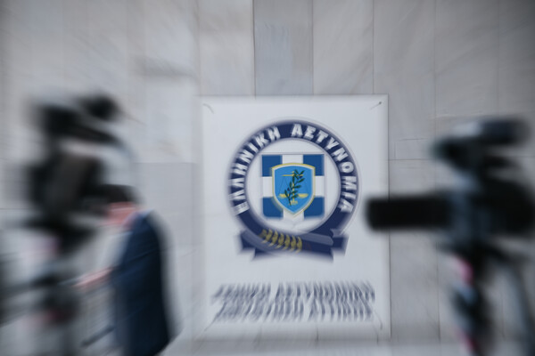 Συνελήφθη αστυνομικός για βιασμό κατ’ εξακολούθηση και εμπορία ανθρώπων