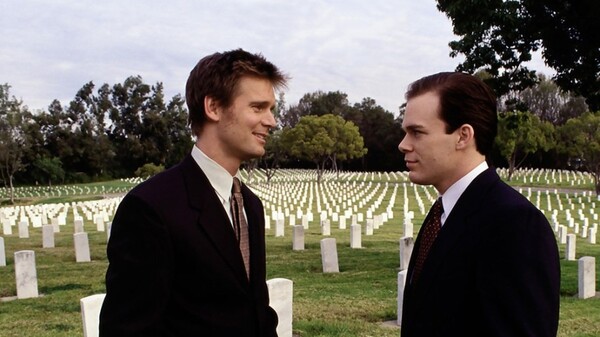 Six Feet Under: Έρχεται στο Netflix η σειρά με το «εμβληματικότερο» τέλος όλων των εποχών