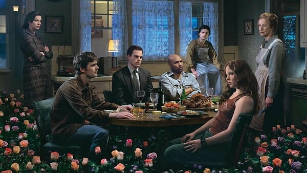 Six Feet Under: Έρχεται στο Netflix η σειρά με το «εμβληματικότερο» τέλος όλων των εποχών