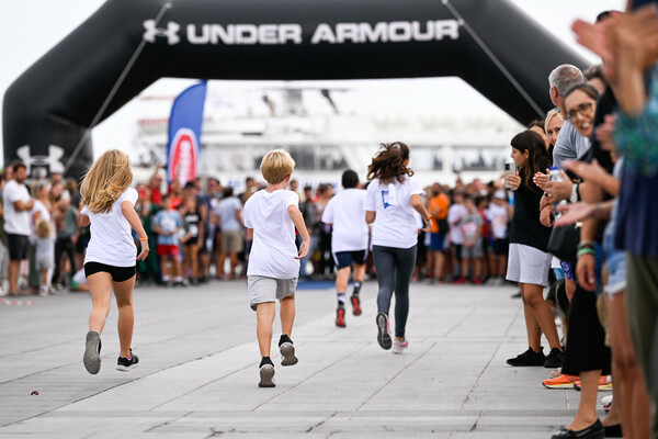 H Under Armour κατακτά την κορυφή του βάθρου στο φετινό Spetses Mini Marathon