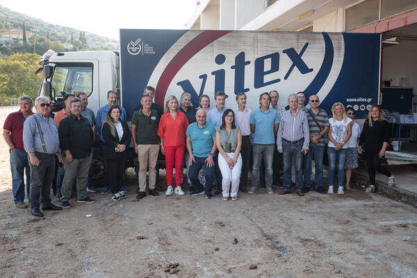 Ξεκίνησε η παράδοση χρωμάτων για την αποκατάσταση σχολείων της Θεσσαλίας μέσω της πρωτοβουλίας ΤΡΑΠΕΖΑ ΧΡΩΜΑΤΟΣ της Vitex