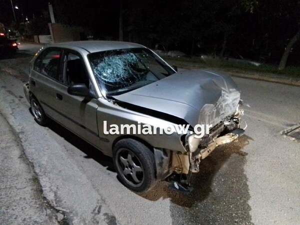 Τροχαίο ατύχημα στη Λαμία: Αυτοκίνητο έπεσε σε σπίτι και κατεδάφιση τον τοίχο σπιτιού