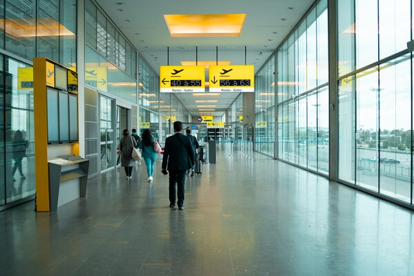 Γαλλία: Ενισχύονται τα μέτρα ασφαλείας σε αεροδρόμια και σιδηροδρομικούς σταθμούς 