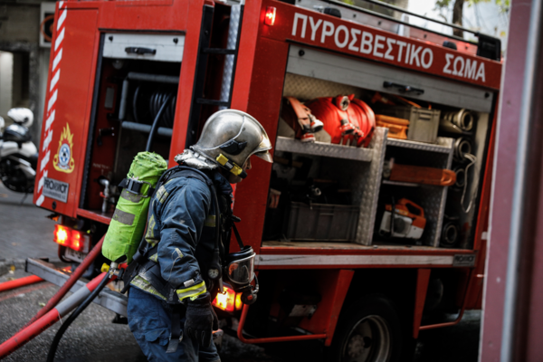 Φωτιά στη Γλυφάδα- Εντοπίστηκε γυναίκα απανθρακωμένη