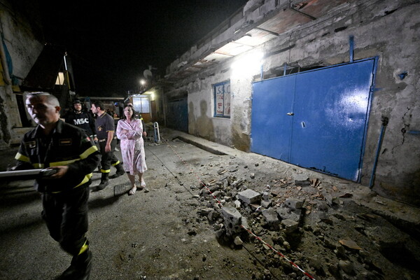 Ιταλία: Η πόλη που ταλαιπωρείται από σεισμούς λόγω του ηφαιστείου