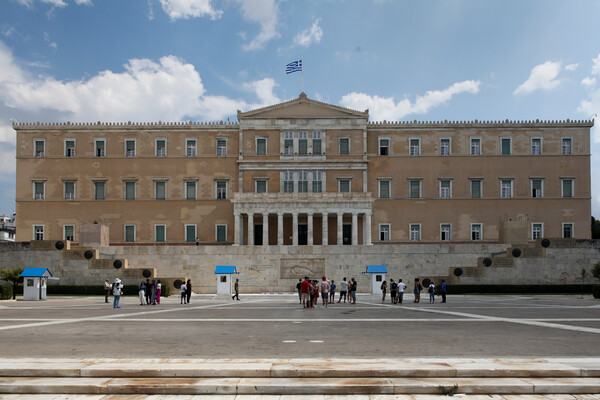 Κινεζικοί οίκοι αξιολόγησης έδωσαν επενδυτική βαθμίδα στην Ελλάδα