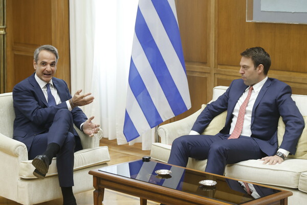 Μητσοτάκης - Κασσελάκης: Αμηχανία στην πρώτη συνάντηση στο γραφείο του πρωθυπουργού
