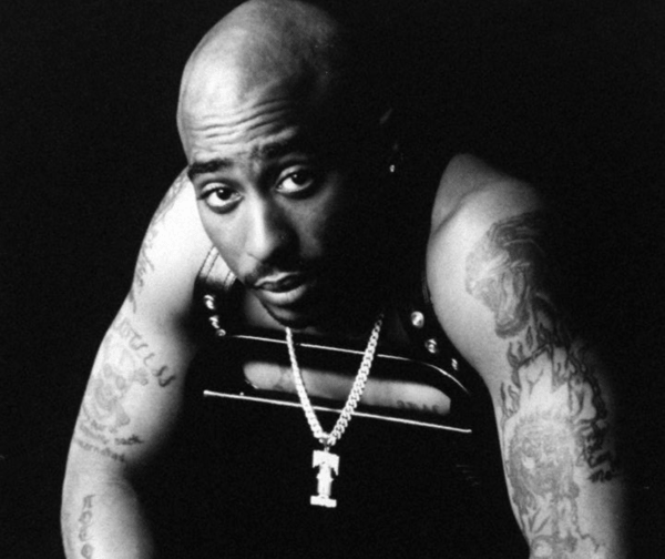 Tupac Shakur: Έδωσαν το όνομά του σε δρόμο 27 χρόνια μετά τη δολοφονία του 