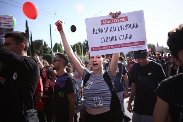 Στιγμιότυπα από το εκπαιδευτικό συλλαλητήριο στην Αθήνα