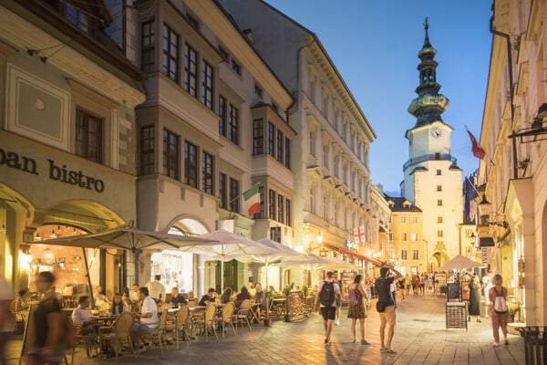 Γιατί φέτος πρέπει οπωσδήποτε να πας στη Μπρατισλάβα (και πώς παραλίγο να μείνω εκεί)