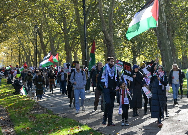 Λονδίνο: Επεισόδια στη διαδήλωση αλληλεγγύης υπέρ των Παλαιστινίων