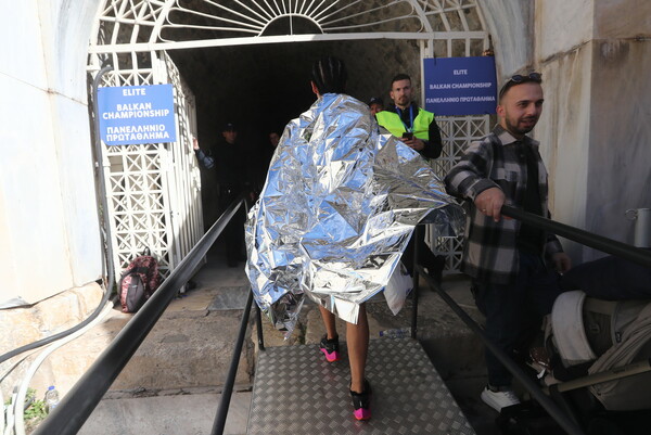 Μοναδικά στιγμιότυπα από τον Αυθεντικό Μαραθώνιο της Αθήνας