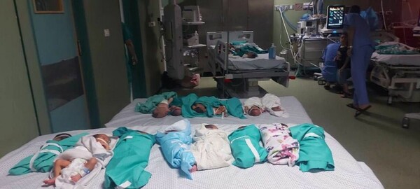 Γάζα: Νεογέννητα στο ίδιο κρεβάτι προσπαθώντας να τα κρατήσουν στη ζωή