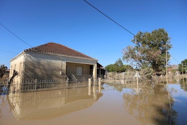 Κομισιόν: Νομικές διαδικασίες κατά της Ελλάδας για τις πλημμύρες 