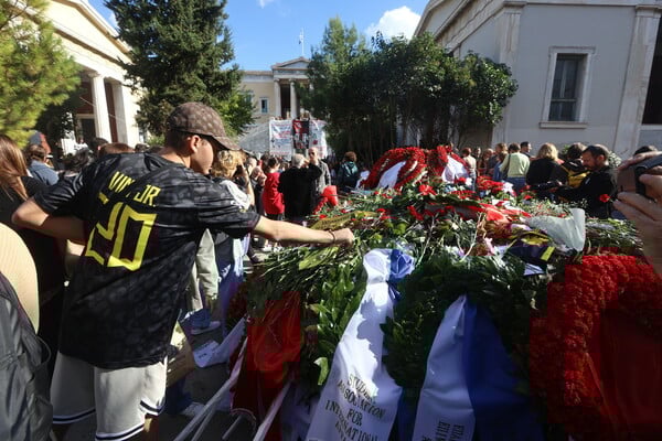 Εικόνες από το Πολυτεχνείο 50 χρόνια μετά