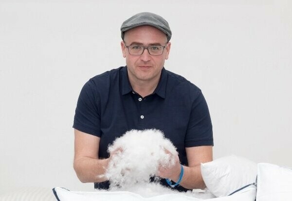 Στην Poohy, παπλώματα και μαξιλάρια φτιάχνονται στο χέρι- και το πούπουλο παίζει τελικά τεράστια σημασία