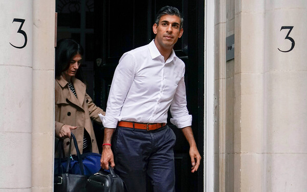 Ρίσι Σούνακ: Τα «μελανά» σημεία του Βρετανού πρωθυπουργού και οι επικρίσεις εναντίον του