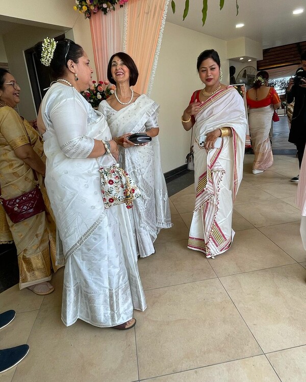 Μαρίνα Σάττι: Στην Ινδία ντυμένη με παραδοσιακή φορεσιά στον γάμο του αδερφού της 