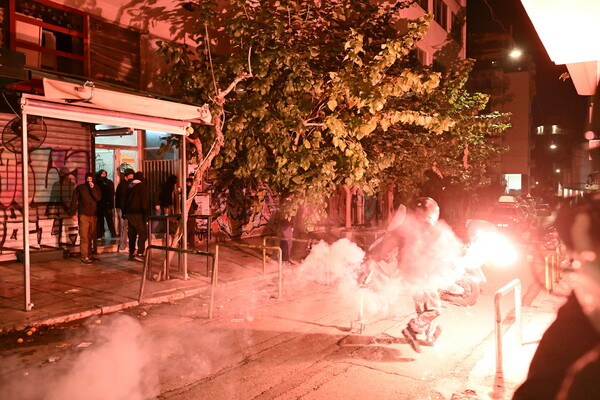 Εξάρχεια: Νέα επεισόδια μετά τη νπορεία - 23 προσαγωγές