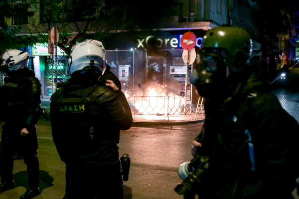 Επεισόδια στη Θεσσαλονίκη μετά την πορεία για τη δολοφονία Γρηγορόπουλου