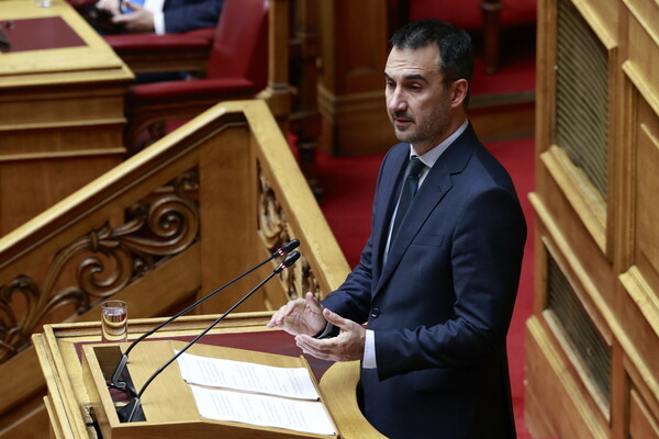 Φορολογικό: Εκσυγχρονιστικό για την κυβέρνηση, αναχρονιστικό για την αντιπολίτευση