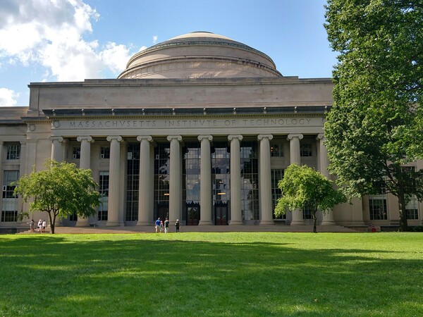 Πιέσεις σε Χάρβαρντ και ΜΙT, μετά την παραίτηση της πρυτάνεως του UPenn λόγω κατηγοριών περί αντισημιτισμού