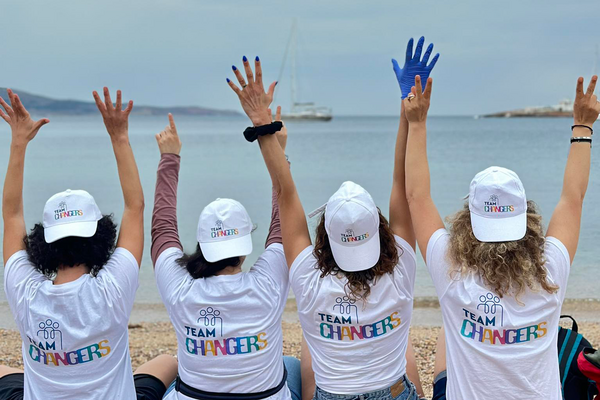 Η CQS δίπλα στους ανθρώπους και την κοινωνία