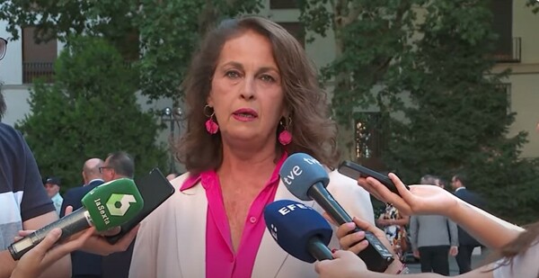 Η Κάρλα Αντονέλι είναι η πρώτη τρανσέξουαλ γερουσιαστής της Ισπανίας