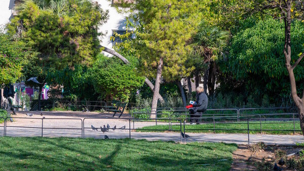 Το πάρκο Δρακόπουλου παραδίδεται αναβαθμισμένο και φωτεινό στη γειτονιά