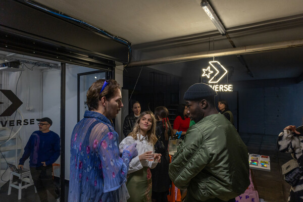 CHROMA Zine: 6 All Stars, 6 custom έργα τέχνης, άπειρα χρώματα και το πιο ξεχωριστό zine που έχεις δει