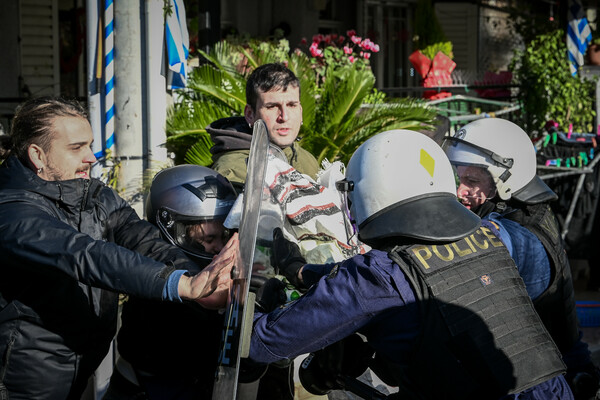 Πορεία διαμαρτυρίας για έξωση οικογένειας με ΑμεΑ στα Άνω Πετράλωνα