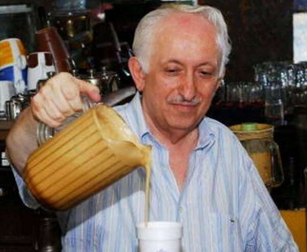 Πέθανε ο Χρήστος Λέντζος, ο δημιουργός του πιο θρυλικού καφέ στην Αθήνα