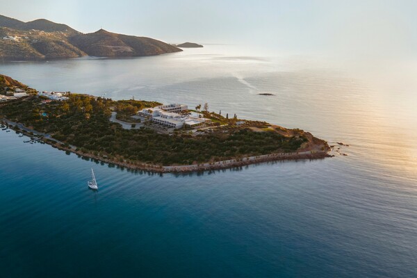 Η bluegr συνεχίζει τη στελέχωση των τμημάτων της για τη Σεζόν 2024