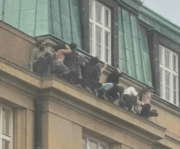 Πυροβολισμοί στην Πράγα: Τουλάχιστον 11 νεκροί και 30 τραυματίες