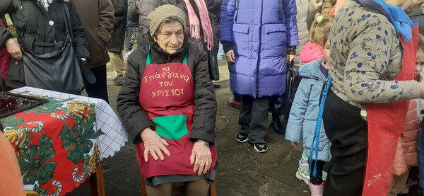 Αναβίωσε το έθιμο «σπάργανα του Χριστού»