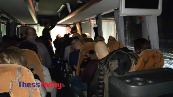 Ταλαιπωρία για 100 Έλληνες επιβάτες – Εγκλωβίστηκαν χωρίς φαγητό και νερό στο δρόμο για Βιέννη