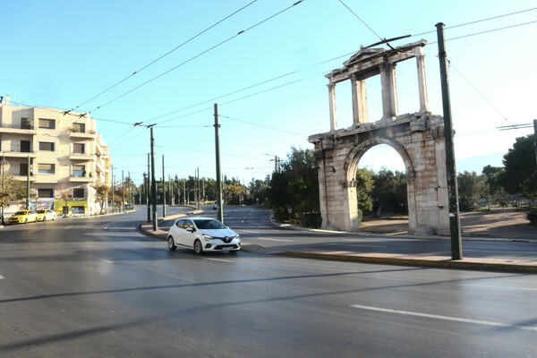 Άδεια η Αθήνα ανήμερα Χριστουγέννων